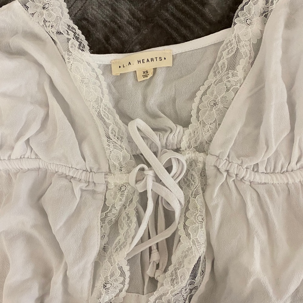 ❌SOLD❌ PACSUN LA HEARTS MIDDLE TIE TANK - Picture 2 of 3